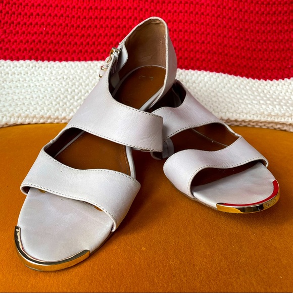 Boutique 9 Shoes - Boutique 9 “Berthe” Lavender Cutout Flats - Size 7.5